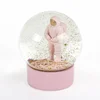 100mm Pink Resin Astronaut Inner View Snow Globe Gifts Souvenirs For Promotion Resin Globe Kit Custom