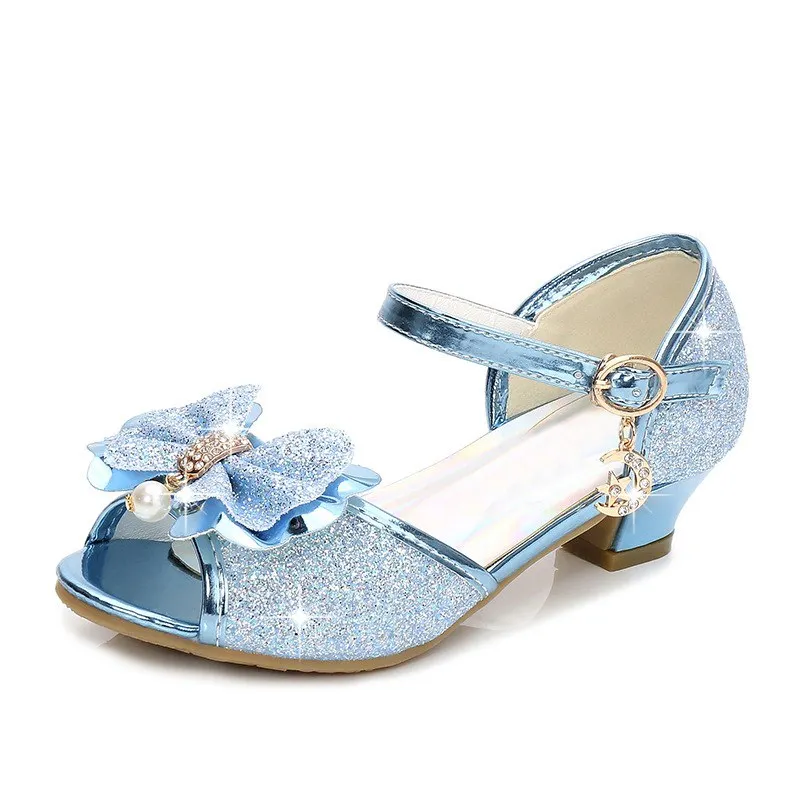 The new summer princess crystal girl's high heels in Korean style and children's fish-billed girl's sandals
The new summer princess crystal girl's high heels in Korean style and children's fish-billed girl's sandals