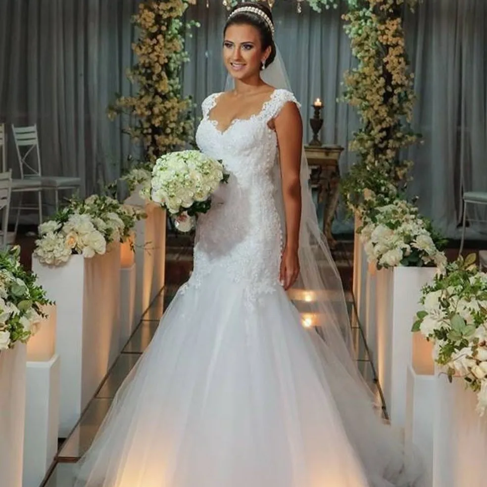 ON216 Fashion Arabian Design Bridal Dresses Elegant Juliet Neckline Sweetheart Appliqued Lace Sheer Back Mermaid Wedding Dress