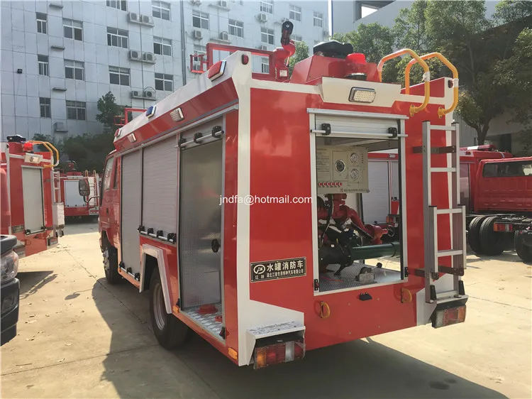 2000L water fire engine6.JPG