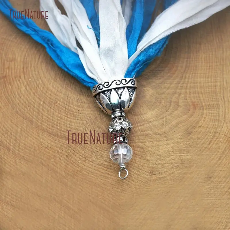 20171206-PM7926- Blue And White Sari Silk Tassel Pendant_1