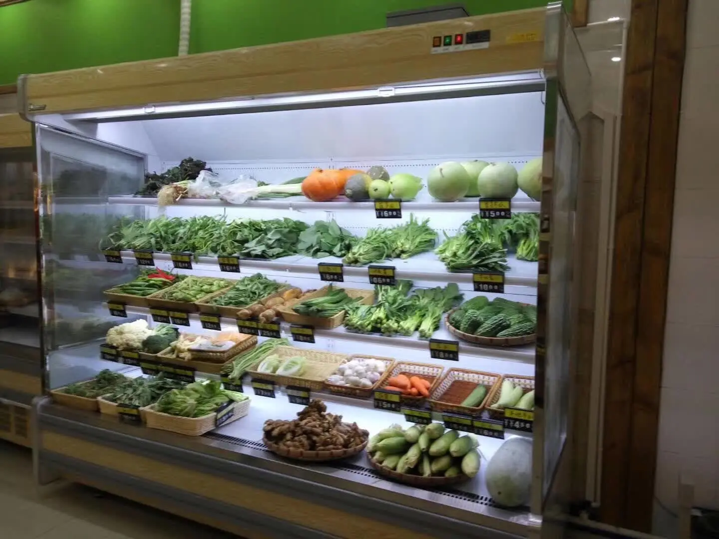 Холодильная витрина для овощей и фруктов Pluton plugin Fruits & Vegetables