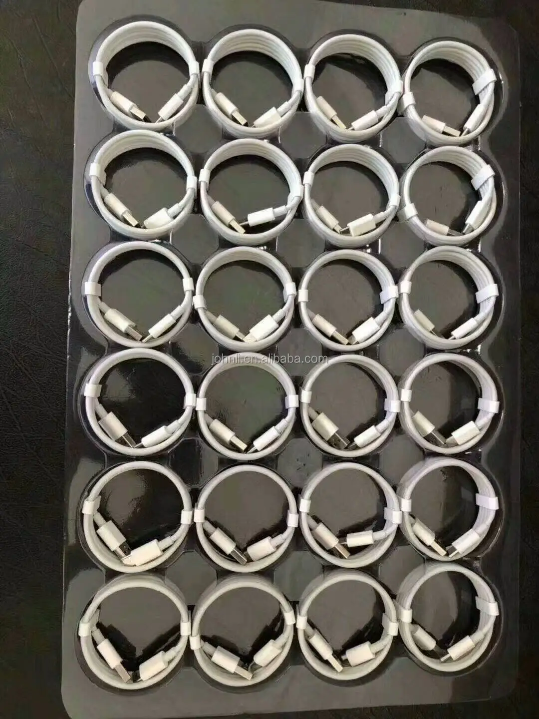 10806