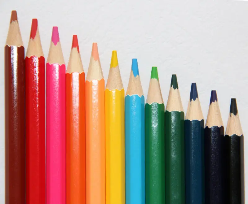 round shaped coloured pencils, 12 coloured pencils