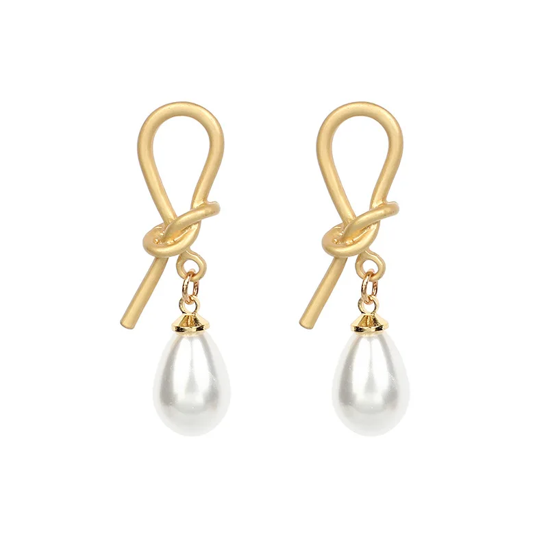INS Hot Sale Creative Metal with Imitation Pearl Drop Dangle Earrings Fashion Metal Irregular Pearl Statement Earring For Girls, As picture
INS Hot Sale Creative Metal with Imitation Pearl Drop Dangle Earrings Fashion Metal Irregular Pearl Statement Earring For Girls, As picture