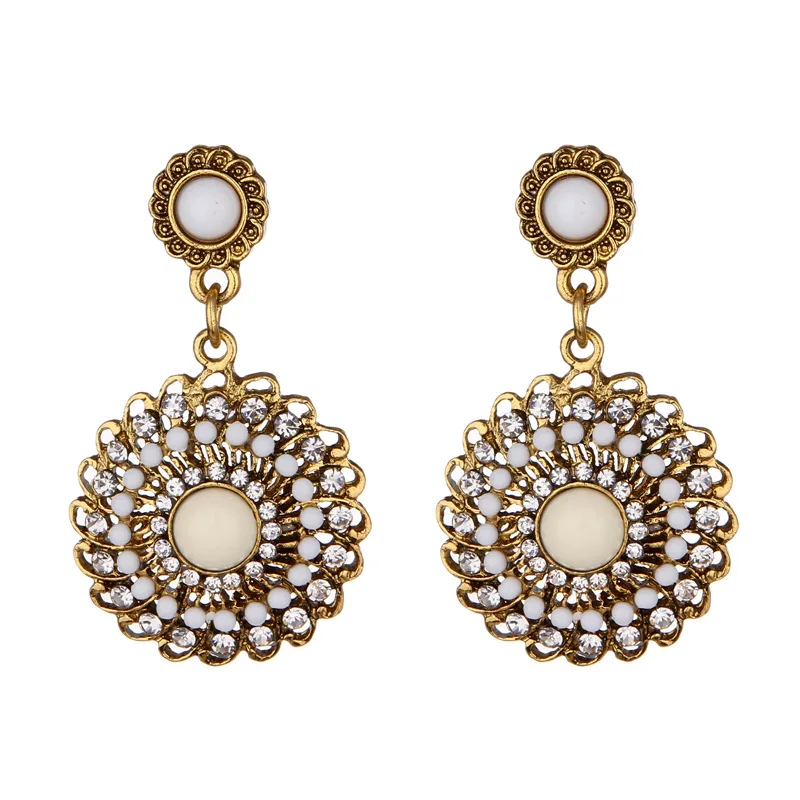 European Design Bohemian Ethnic Style Retro Gold Earring Alloy Oval Bead Crystal Rhinestone Sunflower Earrings For Woman, As picture
European Design Bohemian Ethnic Style Retro Gold Earring Alloy Oval Bead Crystal Rhinestone Sunflower Earrings For Woman, As picture