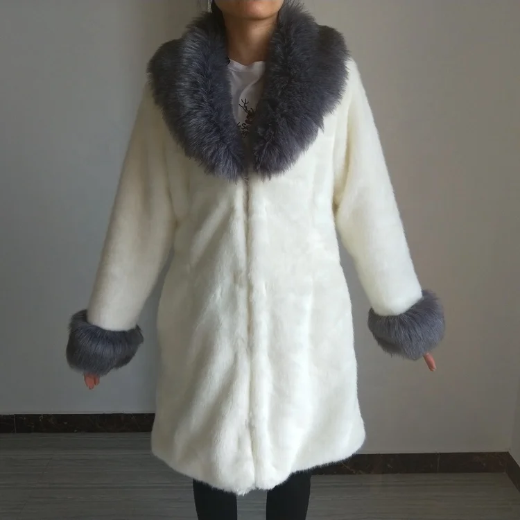 2018 Woman Fashion Wholesale Winter Coat Ladies Winter Coats Faux Mink Fur Jackets Fur Coat
2018 Woman Fashion Wholesale Winter Coat Ladies Winter Coats Faux Mink Fur Jackets Fur Coat