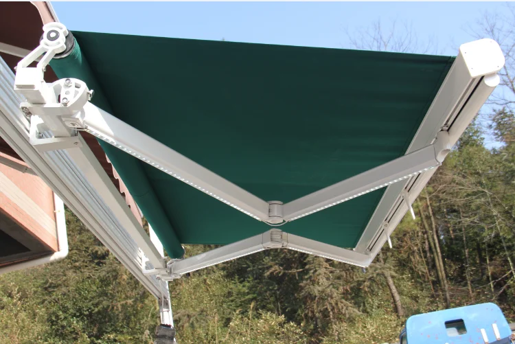 manual retractable awning