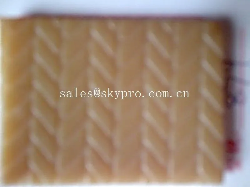 Durable Natural Crepe Rubber Soling Sheet with Reed Mat Pattern 600mmx1400mm Size and 75-80 Shore A Hardness