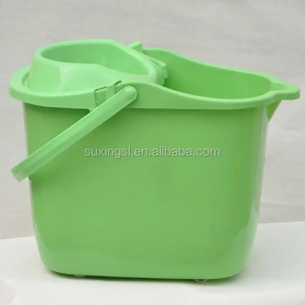 16l household plastic cleaning bucket with small wheel