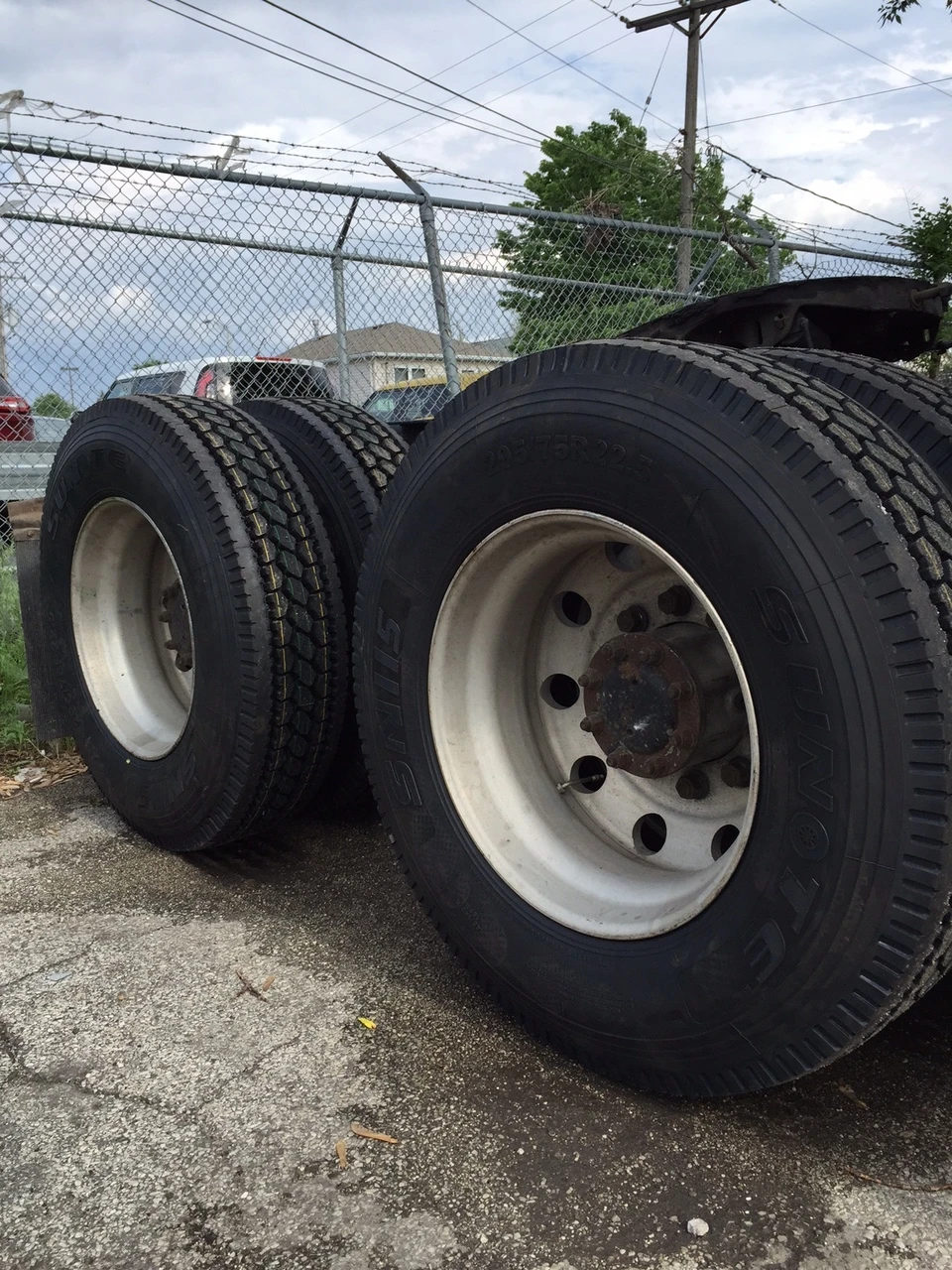 China Alibaba Cheap Trailer Tire Size 11r 22.5 11r/22.5 11r22.5 Llantas