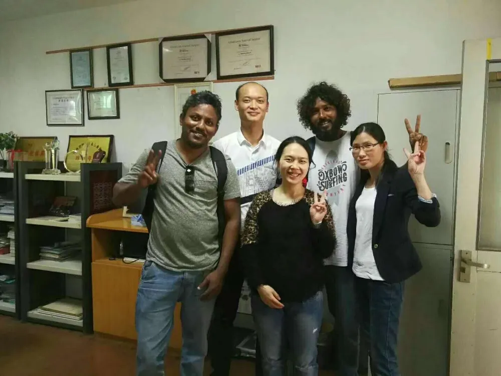 Customers visit our factory (5)