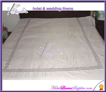 hotel_collection_bedding_plain_percale_with_embroidery_lines_Pic01.jpg