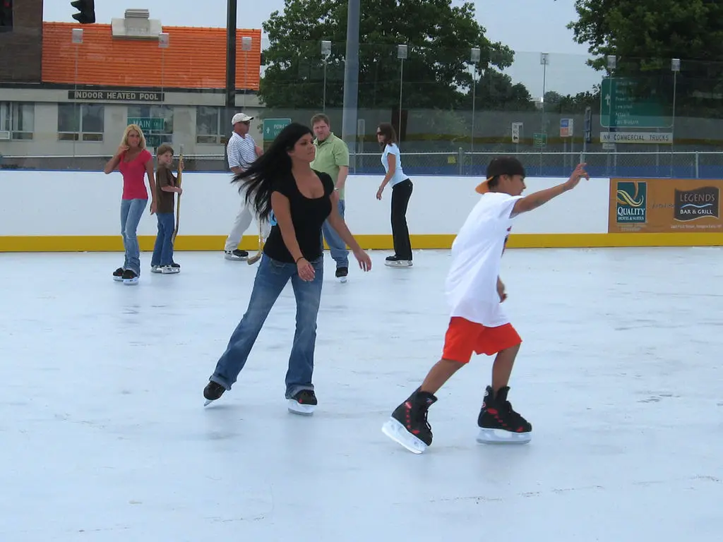 popular plastic slipping synthetic ice rink pe polythene sheet