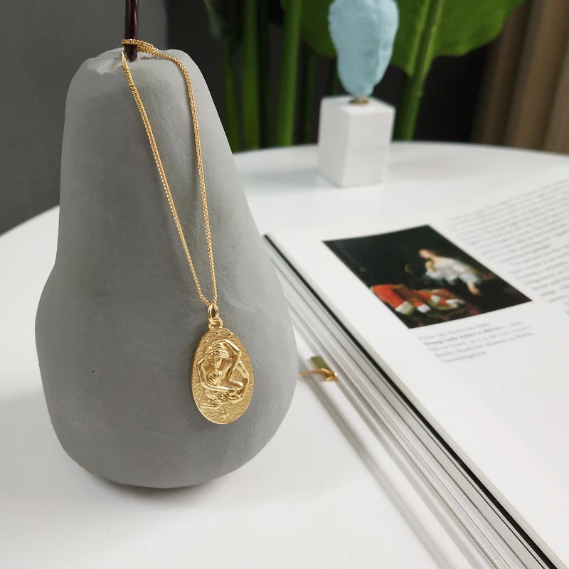 Wholesale 100% 925 Sterling Silver Europe Style Fashion Simple Gold Figure Medal Pendants Necklace Women Jewelry Accessories
Wholesale 100% 925 Sterling Silver Europe Style Fashion Simple Gold Figure Medal Pendants Necklace Women Jewelry Accessories