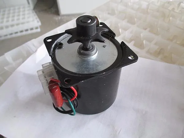 incubator motor