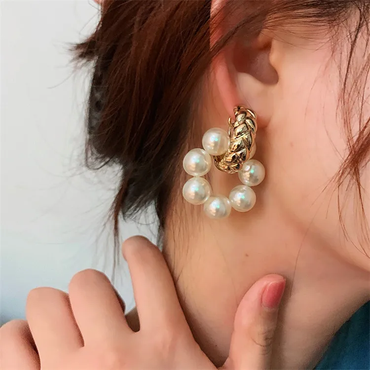 2021 Korean Fashion Baroque Pearl Earrings Double Circle Hoop Earring Pearl, Picture
2021 Korean Fashion Baroque Pearl Earrings Double Circle Hoop Earring Pearl, Picture