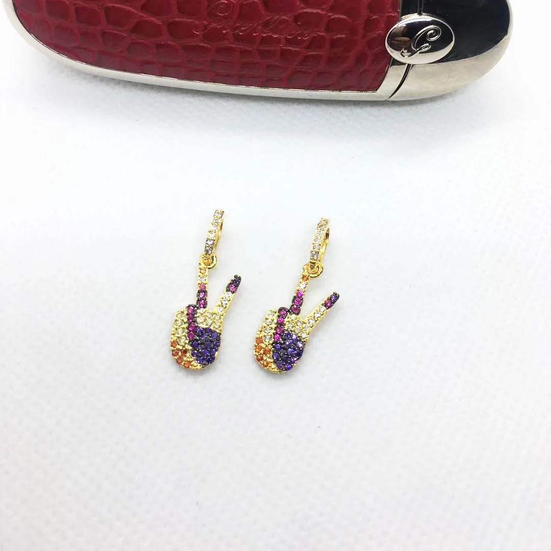 Fashion Personality Gradient Color Finger Gesture Symmetrical Zircon Pendant For Women, Multi
Fashion Personality Gradient Color Finger Gesture Symmetrical Zircon Pendant For Women, Multi