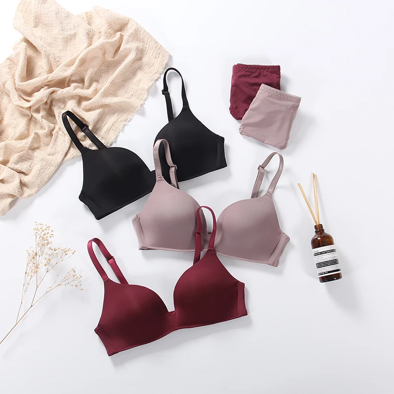 Girls Push Up Bras Wireless Brassiere Underwear Female lingerie Soft Silky Women Solid Seamless Bras
Girls Push Up Bras Wireless Brassiere Underwear Female lingerie Soft Silky Women Solid Seamless Bras