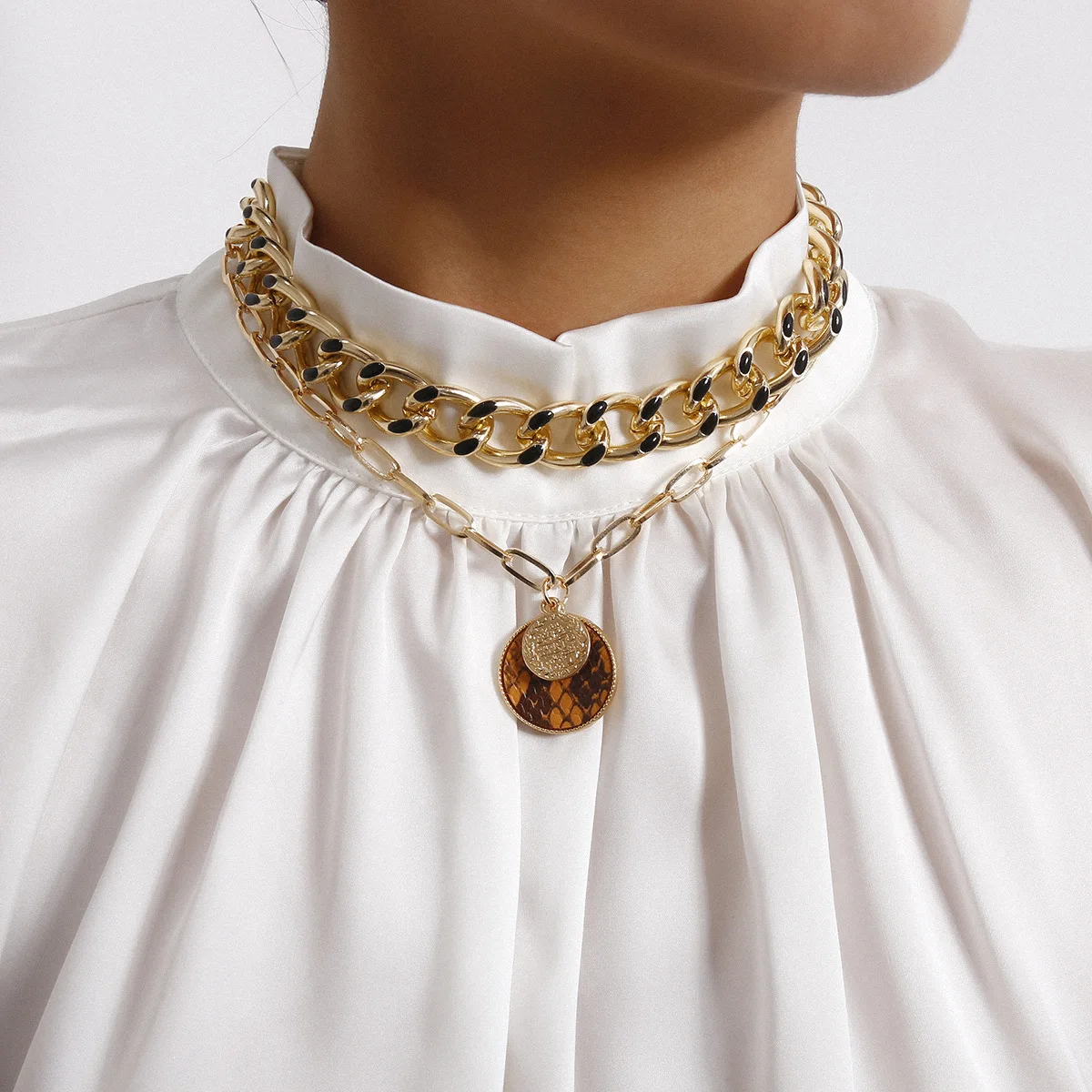 Hesiod Punk Carved Coin Pendant Choker Necklace Women Collar Chunky Gold Chain Necklace Double Layer
Hesiod Punk Carved Coin Pendant Choker Necklace Women Collar Chunky Gold Chain Necklace Double Layer