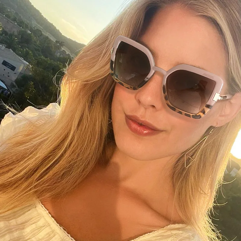 Women Oversized Sunglasses Big Frame Double Colors Leopard Transparent Gray Black Polarized Fashion Sun Glasses For Women Gafas
Women Oversized Sunglasses Big Frame Double Colors Leopard Transparent Gray Black Polarized Fashion Sun Glasses For Women Gafas