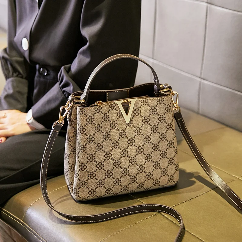 Designer bags women purses and handbags luxury ladies hand bags Bolsos mujer designer handbags famous brands
Designer bags women purses and handbags luxury ladies hand bags Bolsos mujer designer handbags famous brands