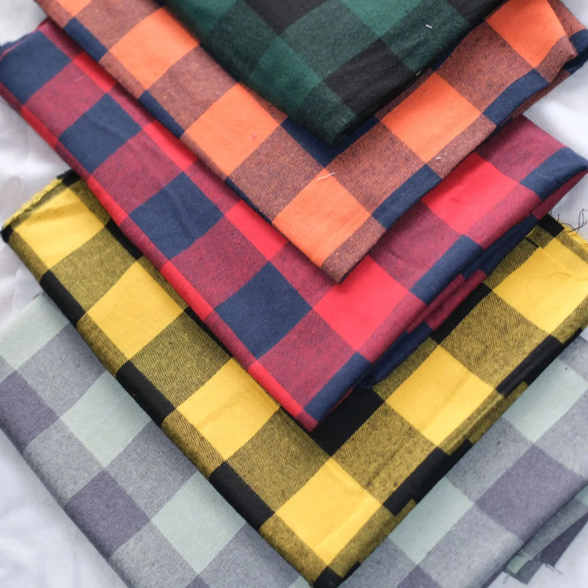 wholesale christmas style high interlock flannel fabric 40%cotton grid fabric skirt pillow
wholesale christmas style high interlock flannel fabric 40%cotton grid fabric skirt pillow