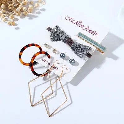 2020 New Arrival Round Acrylic Cuff Earrings Elegant Dark Green Headband Statement Diamond Earrings For Women Jewelry
2020 New Arrival Round Acrylic Cuff Earrings Elegant Dark Green Headband Statement Diamond Earrings For Women Jewelry