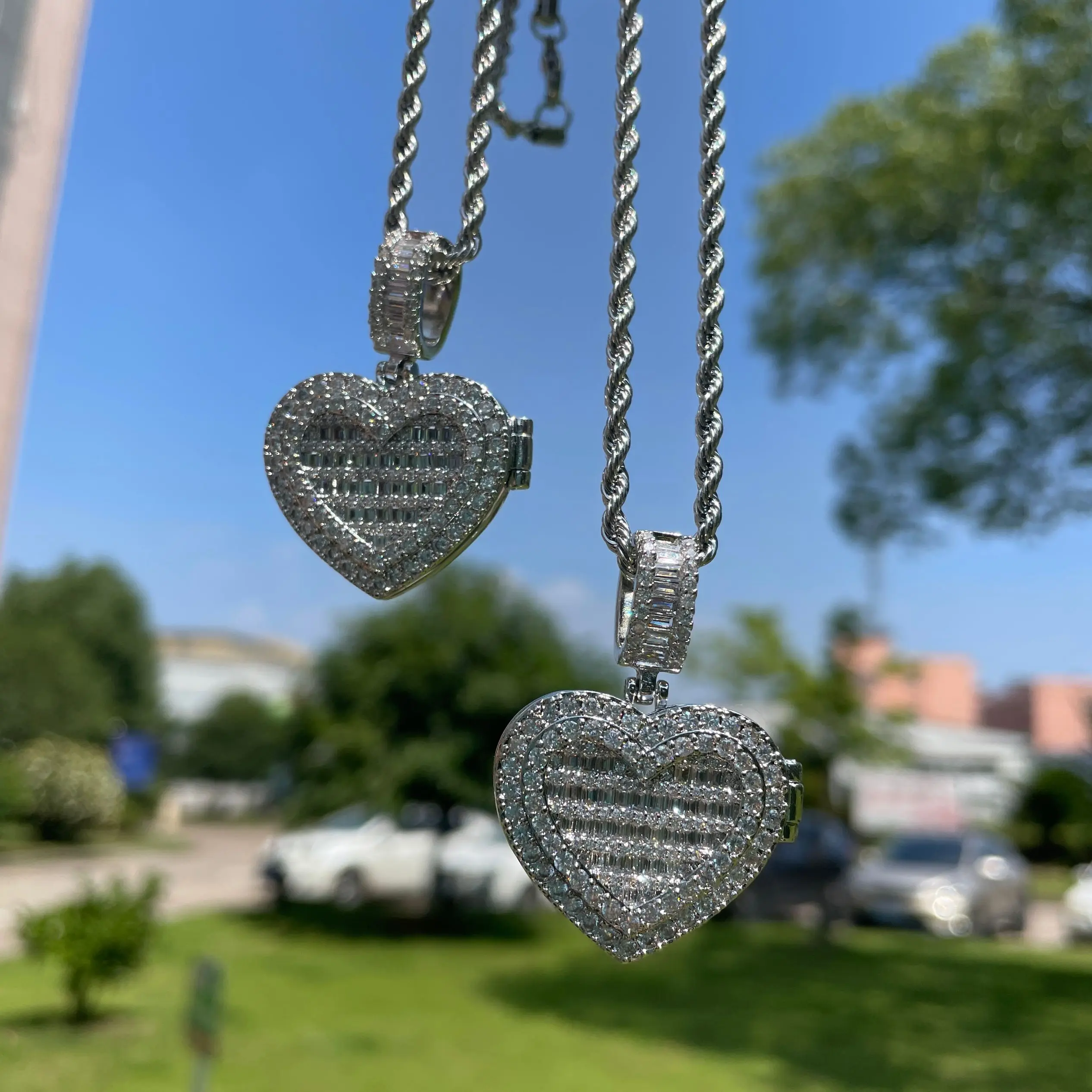 Hip Hop Pendant Fashion Flip Love Photo Diamond Iced Out Pendant Custom Photo Couples Pendant
Hip Hop Pendant Fashion Flip Love Photo Diamond Iced Out Pendant Custom Photo Couples Pendant