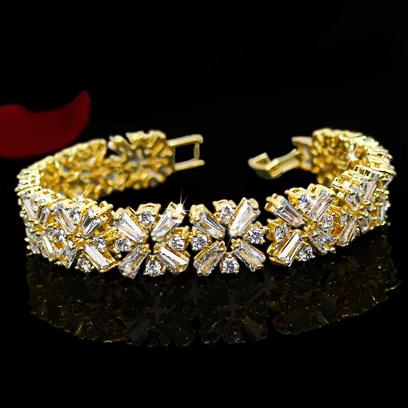 Original European And American Luxury Hip-Hop Fashion Temperament Cuban Chain Full Diamond 18K Gold-Plated Zircon Women'S Bracel, As picture
Original European And American Luxury Hip-Hop Fashion Temperament Cuban Chain Full Diamond 18K Gold-Plated Zircon Women'S Bracel, As picture
