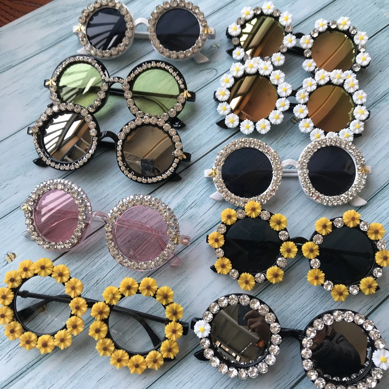 2019 M16 Gorgeous Women Sunglasses Crystal Diamond Handmade Round Eyewear UV400 Mirror Lens Flower Design Summer Sun Glasses, Black,pink,white
2019 M16 Gorgeous Women Sunglasses Crystal Diamond Handmade Round Eyewear UV400 Mirror Lens Flower Design Summer Sun Glasses, Black,pink,white