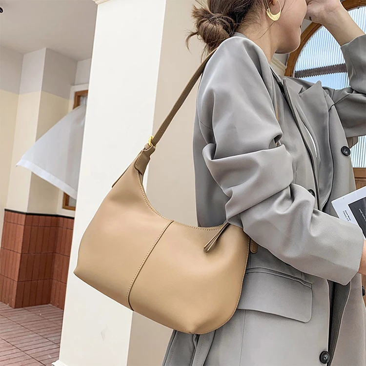 EGL153 Trendy simple large capacity shoulder tote bag custom logo genuine leather luxury handbags for womens top quality
EGL153 Trendy simple large capacity shoulder tote bag custom logo genuine leather luxury handbags for womens top quality