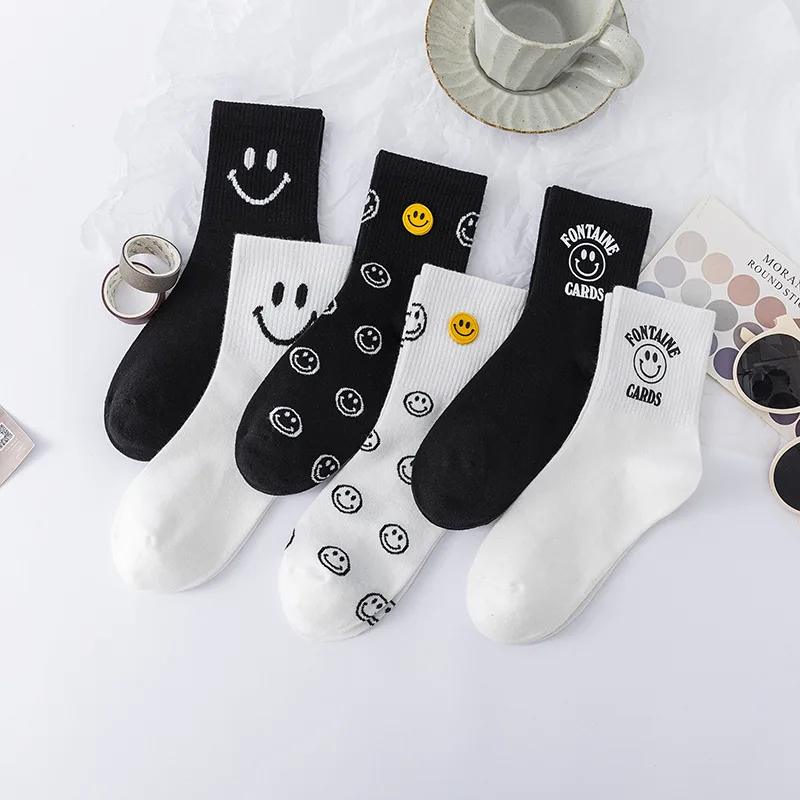 New couple socks smiling face printing knitted black and white cotton sports socks, Custom color
New couple socks smiling face printing knitted black and white cotton sports socks, Custom color