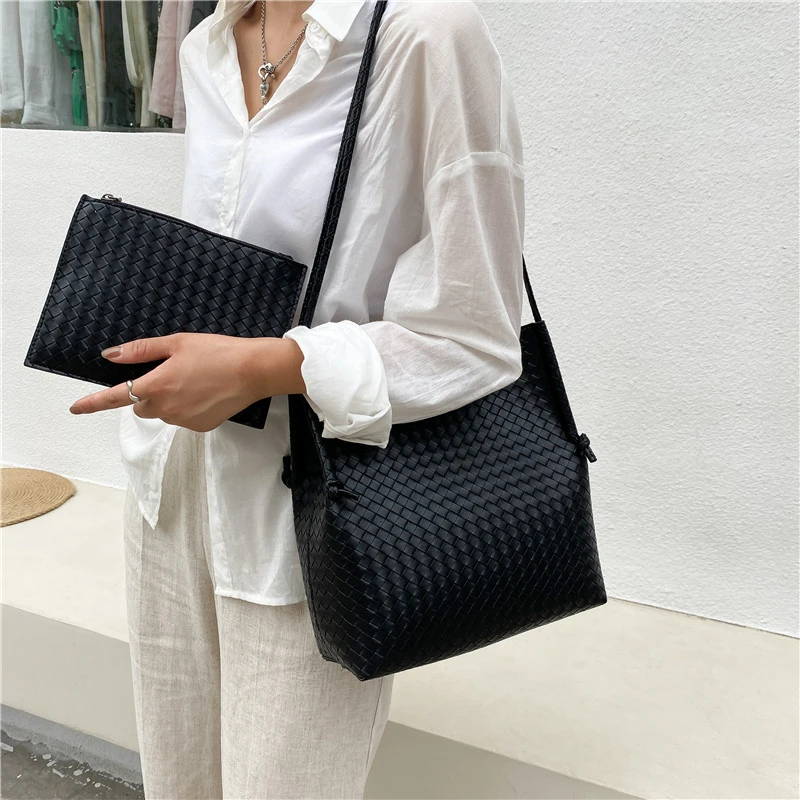 Custom designer women's shoulder bag girl woven big bag PU leather female bag and handbag
Custom designer women's shoulder bag girl woven big bag PU leather female bag and handbag