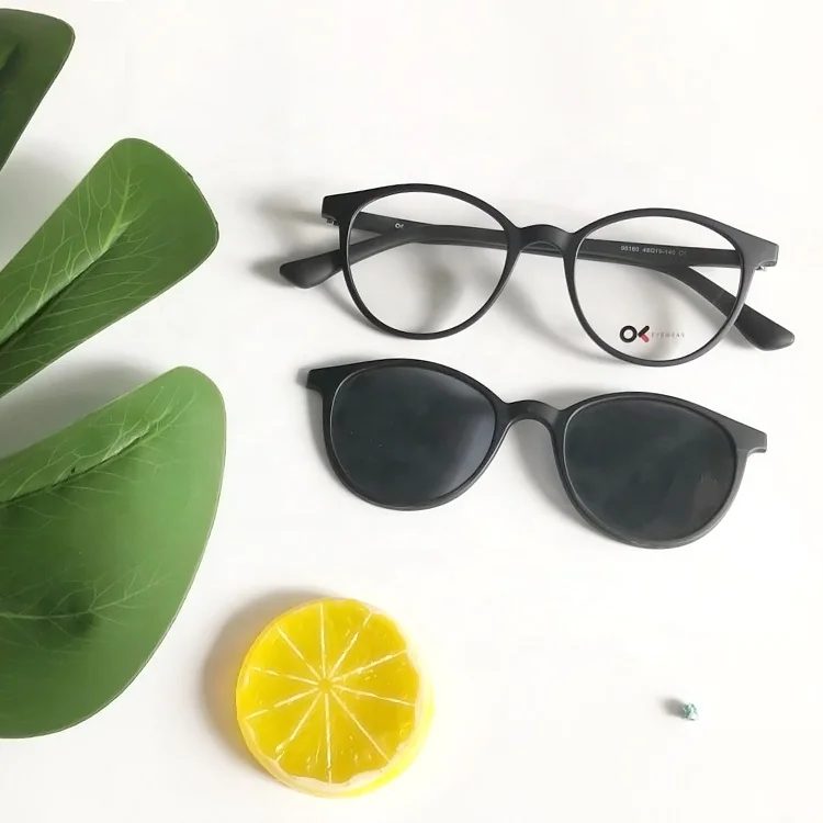 Fashionable Round TR 90 Glasses Frames Polarized Magnetic Clip On Sunglasses For Unisex
Fashionable Round TR 90 Glasses Frames Polarized Magnetic Clip On Sunglasses For Unisex