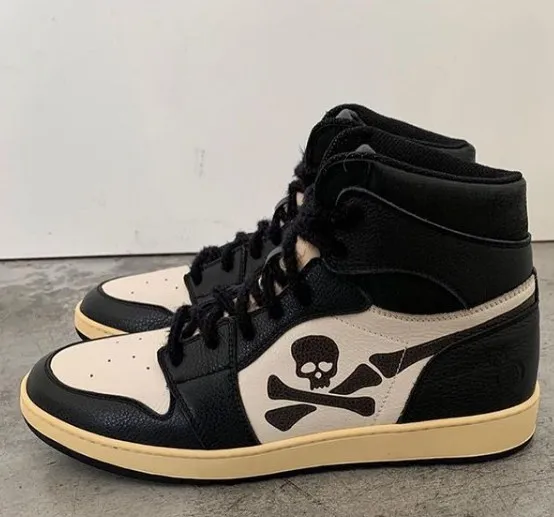 Good Quality Genuine Leather Custom Logo Basketball Sneakers Air Retro Fashion Shoes for men women
Good Quality Genuine Leather Custom Logo Basketball Sneakers Air Retro Fashion Shoes for men women
