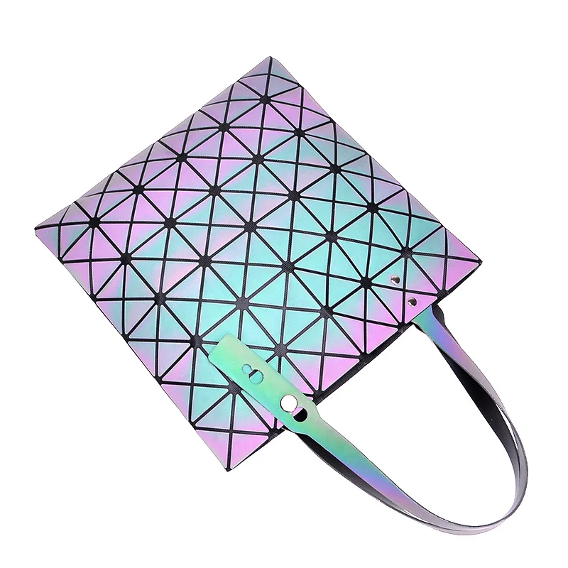 The New Leisure Geometric luminous shopping bag Personality Fashion PU Sequins With The Bag In Female
The New Leisure Geometric luminous shopping bag Personality Fashion PU Sequins With The Bag In Female