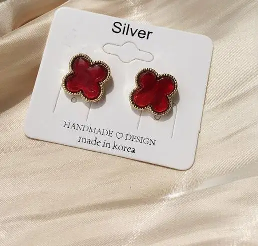 2021 Vintage Colorful Four Clover Shaped Stud Earrings Korean Style High Quality 925 Silver Needle Alloy Jewelry
2021 Vintage Colorful Four Clover Shaped Stud Earrings Korean Style High Quality 925 Silver Needle Alloy Jewelry
