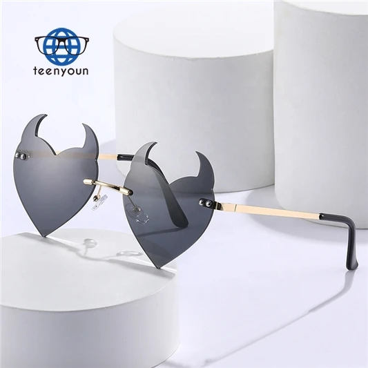Teenyoun Creative Unique Design Demon Party Shades Eyewear Funny Sunglasses 2023 New Colorful Small Frame Glasses Rimless Metal
Teenyoun Creative Unique Design Demon Party Shades Eyewear Funny Sunglasses 2023 New Colorful Small Frame Glasses Rimless Metal