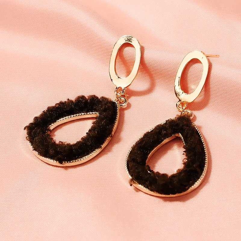 New Fashion Simple Hand-made Plush Stud Earrings For Women Bijoux Jewelry Wholesale Christmas Gift
New Fashion Simple Hand-made Plush Stud Earrings For Women Bijoux Jewelry Wholesale Christmas Gift