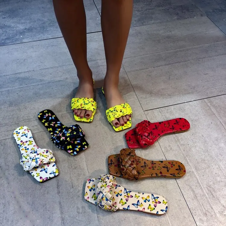 Fashion ladies weave upper square toe flat flower color breathable cool large size house outdoor slippers
Fashion ladies weave upper square toe flat flower color breathable cool large size house outdoor slippers