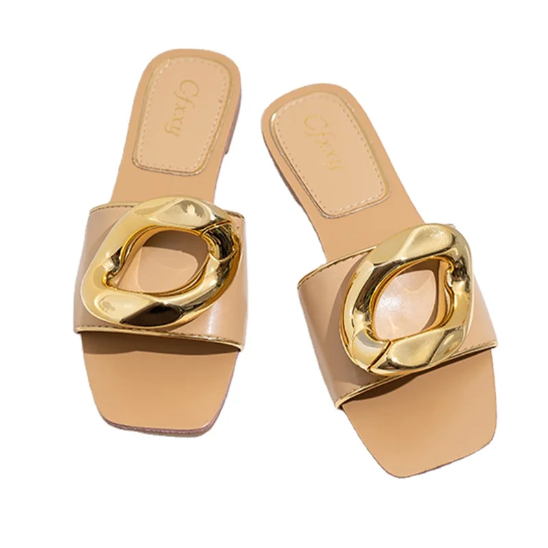 2021 New Big gold buckle sandals women of fashion Slippers embroidered gold women's sandals
2021 New Big gold buckle sandals women of fashion Slippers embroidered gold women's sandals