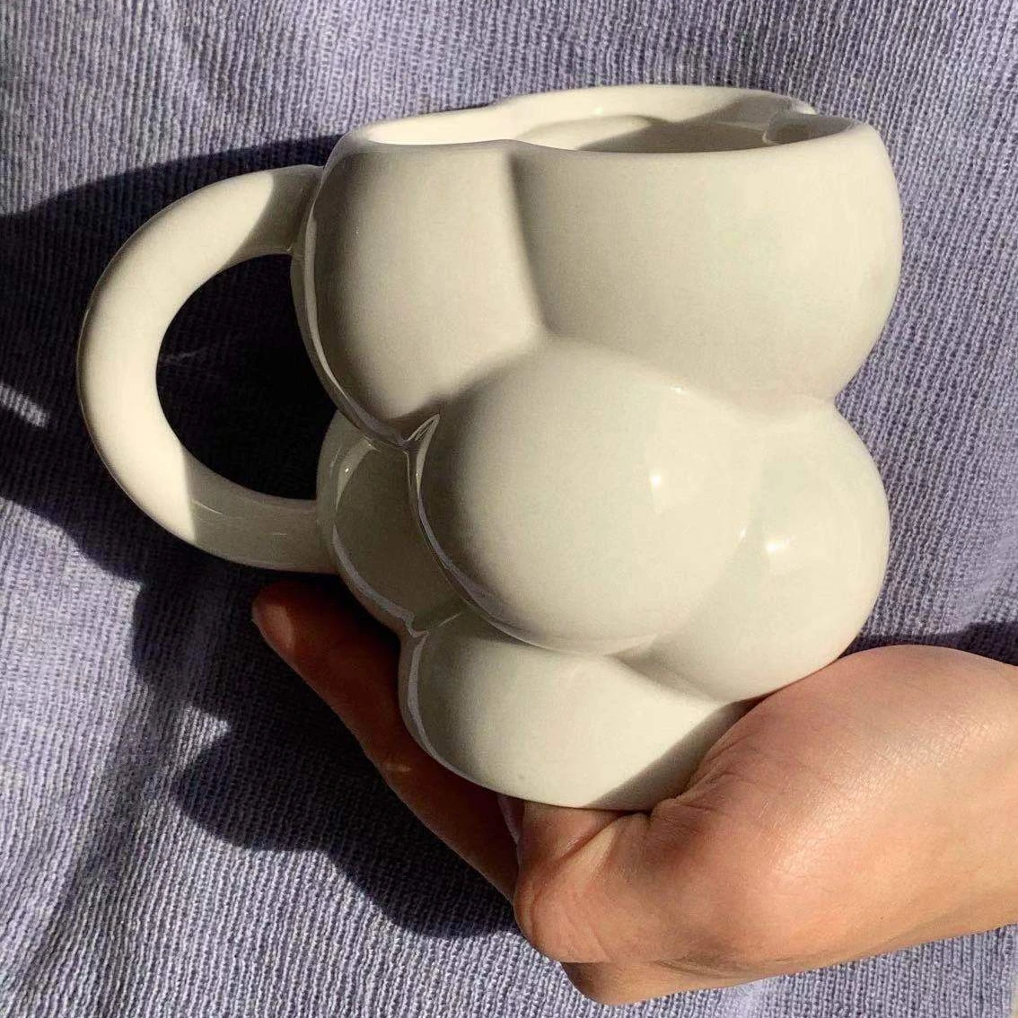 drop shipping South Korea Nordic INS wind ceramic cup Cloud mug for girls large capacity mug for lovers coffee creative mug
drop shipping South Korea Nordic INS wind ceramic cup Cloud mug for girls large capacity mug for lovers coffee creative mug