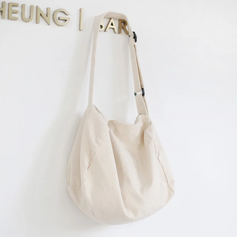 Korean version of the student casual canvas one shoulder custom bag zipper flap bag wholesale, Customized
Korean version of the student casual canvas one shoulder custom bag zipper flap bag wholesale, Customized