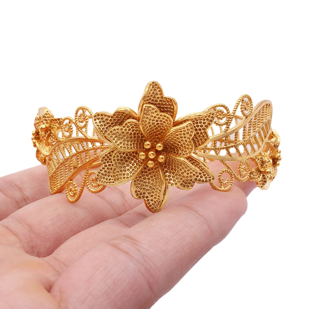 Dubai New Bangle Fashion lady Luxury 18K Gold plated flower Jewelry Bangles African Bracelet Party wedding Gifts for women
Dubai New Bangle Fashion lady Luxury 18K Gold plated flower Jewelry Bangles African Bracelet Party wedding Gifts for women