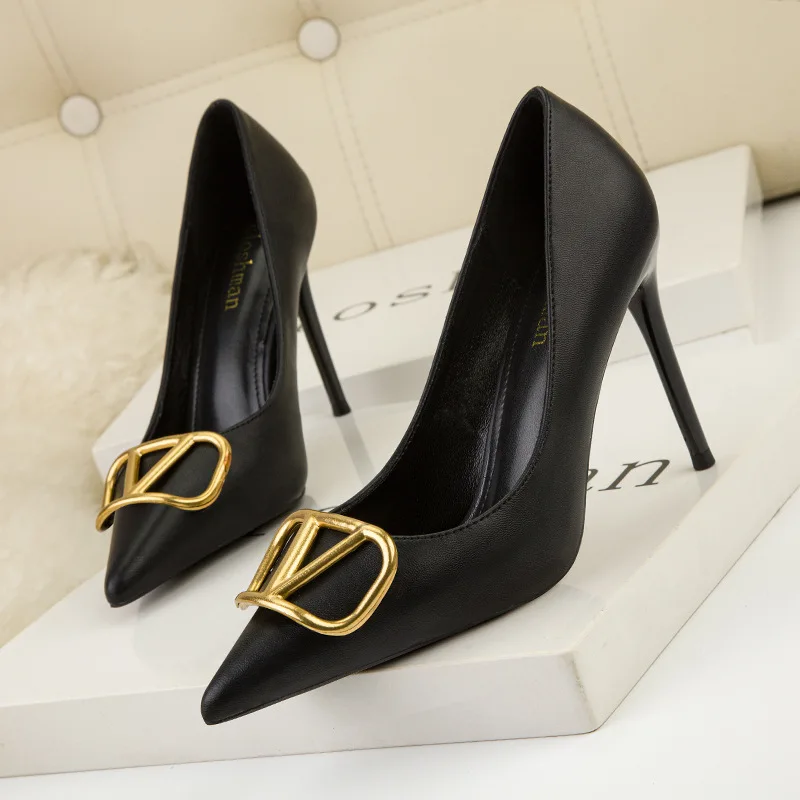 Drop shipping Fashion professional women's heel shoes stiletto heel pointed toe metal V square buckle high heel sandals, Black
Drop shipping Fashion professional women's heel shoes stiletto heel pointed toe metal V square buckle high heel sandals, Black