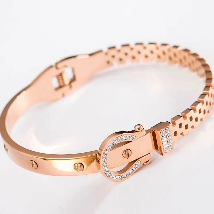 Factory Direct Sales Personality New Design Jewelry Stainless Steel Zircon Hollow Rose Gold Plated Women's Bracelet
Factory Direct Sales Personality New Design Jewelry Stainless Steel Zircon Hollow Rose Gold Plated Women's Bracelet