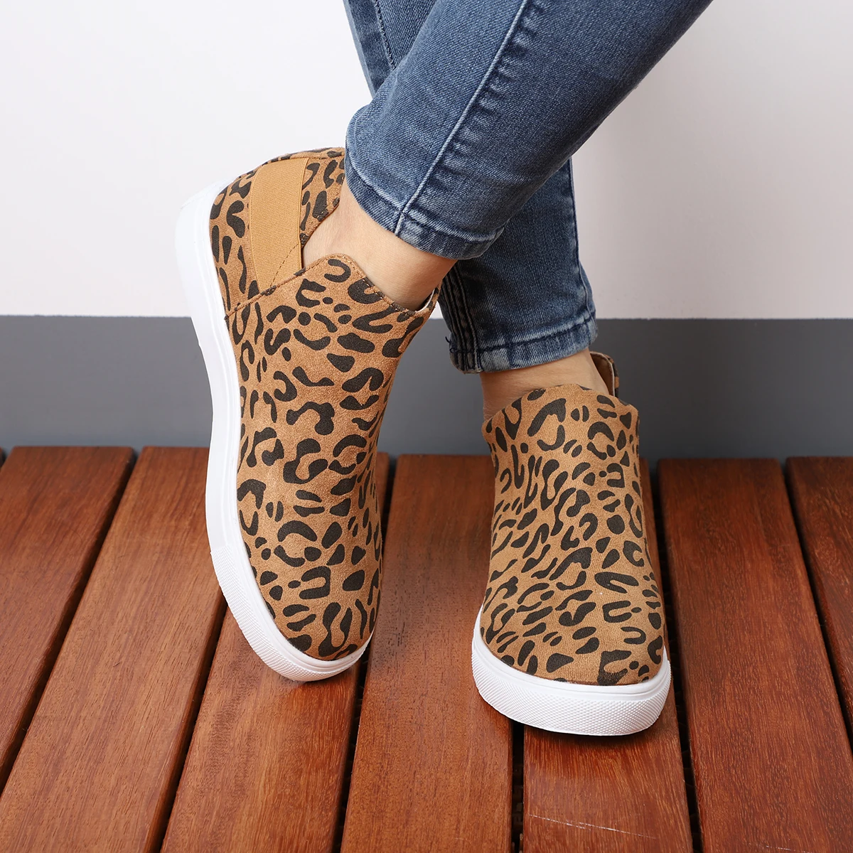 2021 autumn and winter new flat suede elastic casual sports shoes sports fashion single shoes increased womens shoes
2021 autumn and winter new flat suede elastic casual sports shoes sports fashion single shoes increased womens shoes