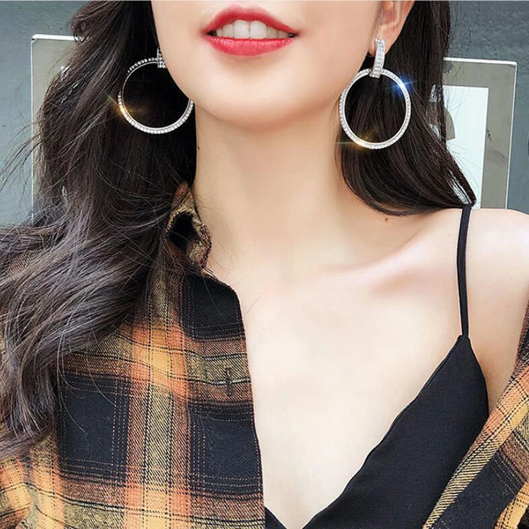 2020 fashion star luxury charm flash crystal rhinestone gold earrings statement personality wild long earrings for women, 2 colors
2020 fashion star luxury charm flash crystal rhinestone gold earrings statement personality wild long earrings for women, 2 colors