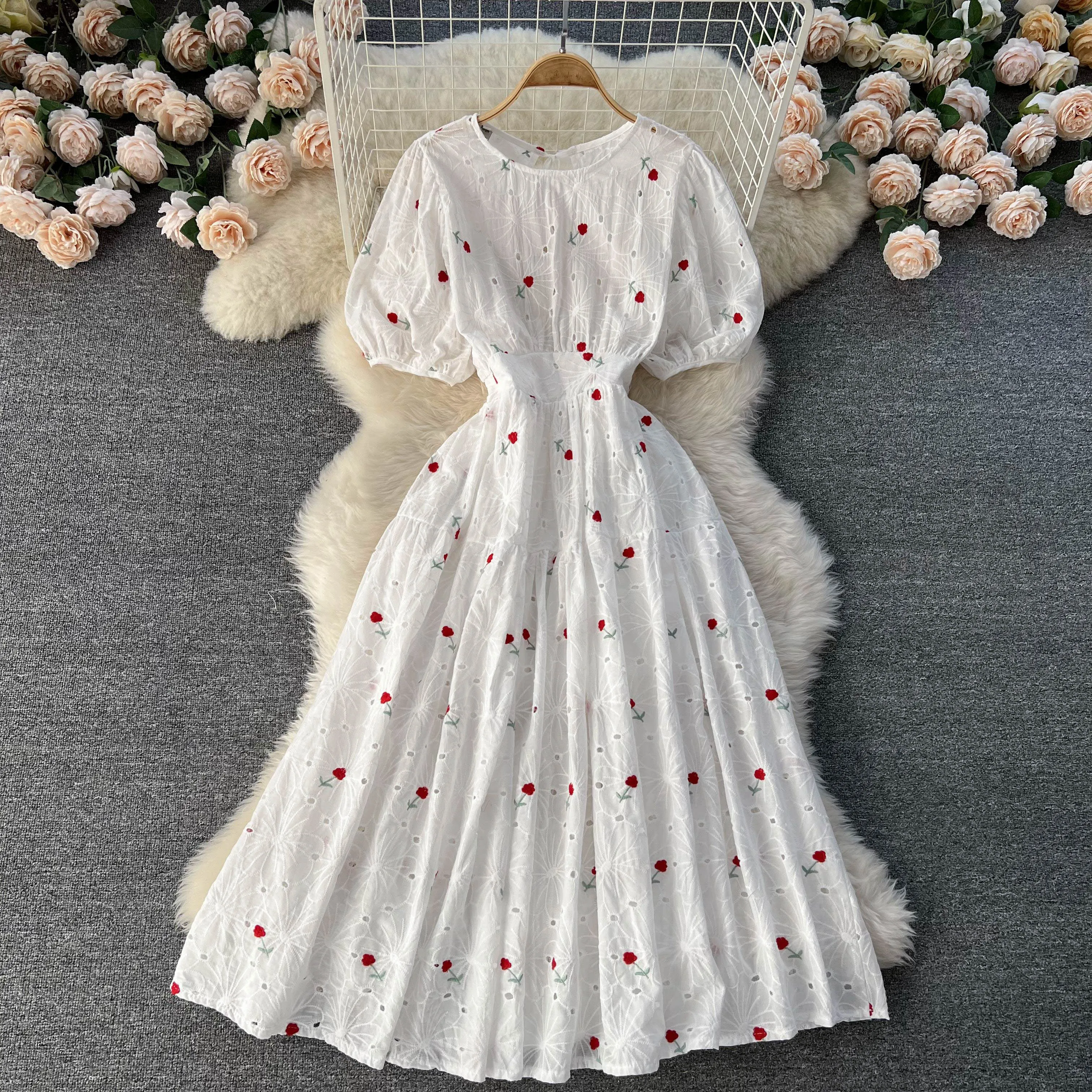 Korean temperament dress 2022 summer French white dress
Korean temperament dress 2022 summer French white dress